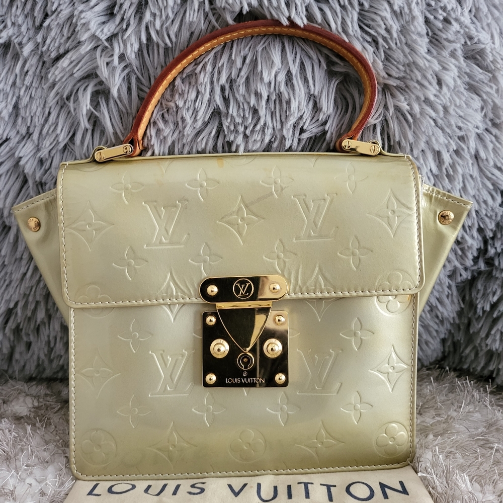 AUTHENTIC LOUIS VUITTON Spring Street Citrine Vernis Monogram Bag - Picture 13 of 15